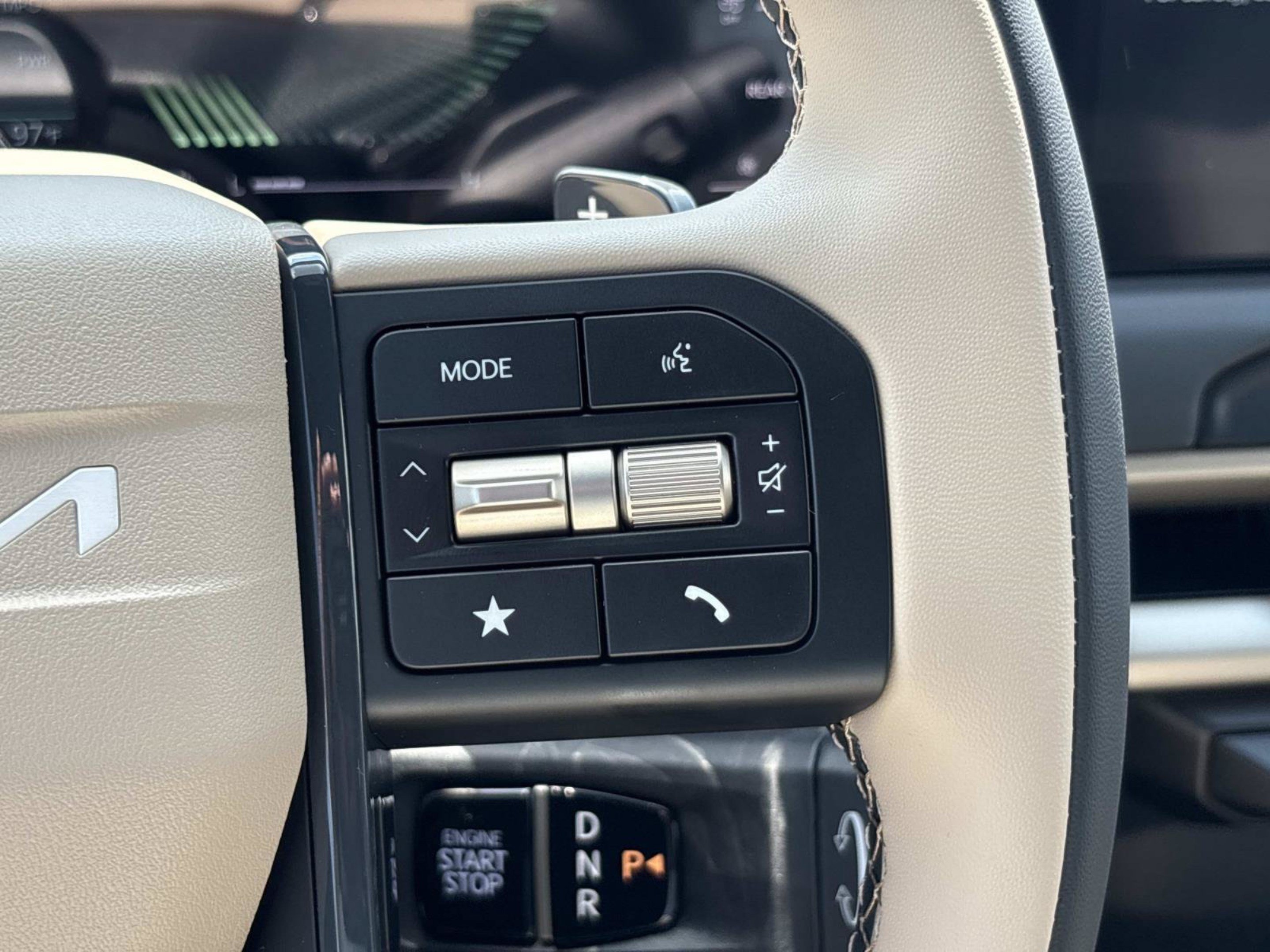New 2027 Glacial White Pearl Kia EX image 24