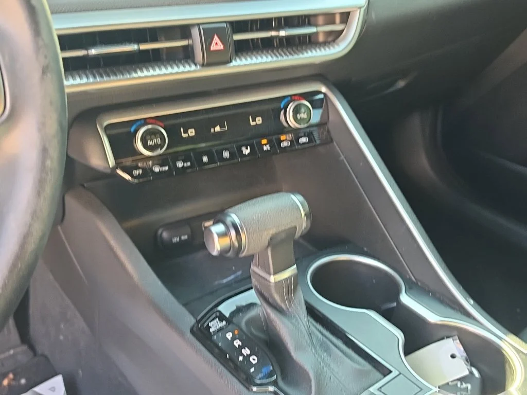 Used 2022 White Kia GT-Line image 19