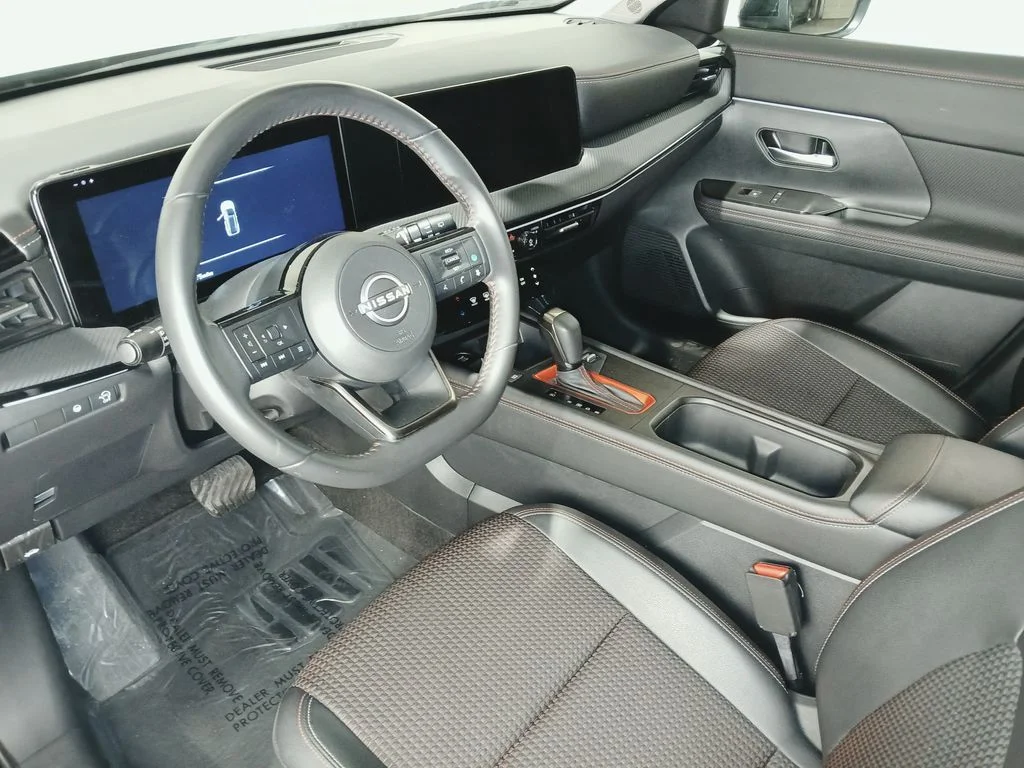 Used 2025 Black Nissan SR image 15