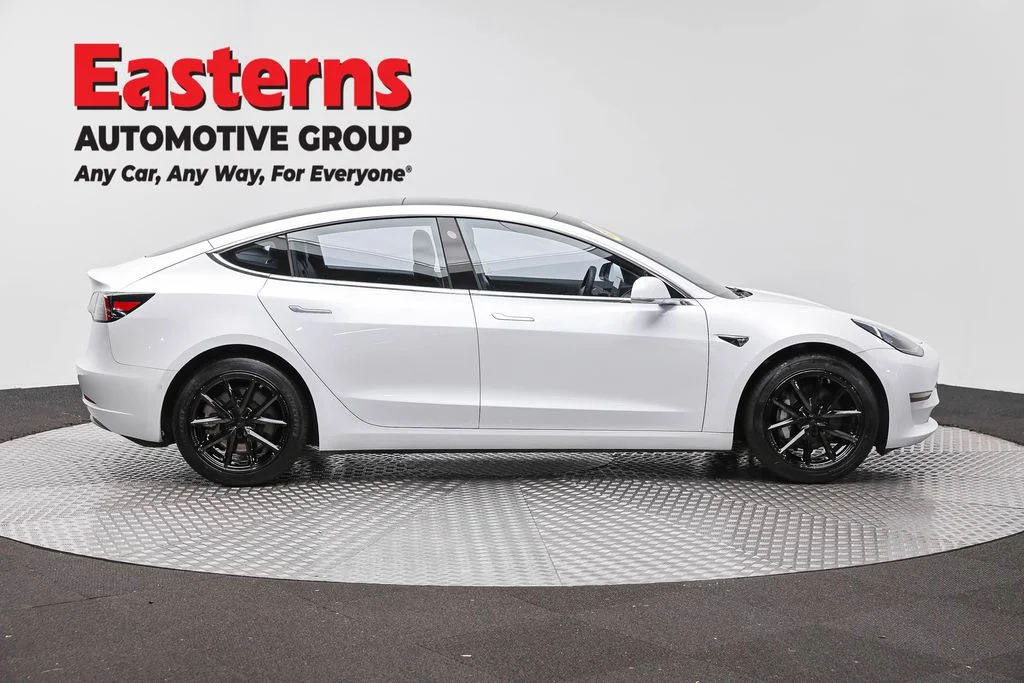 Used 2019 White Tesla Standard Range Plus image 4