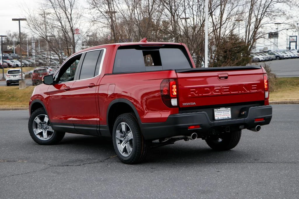 New 2026 Radiant Red Metallic II Honda RTL image 4