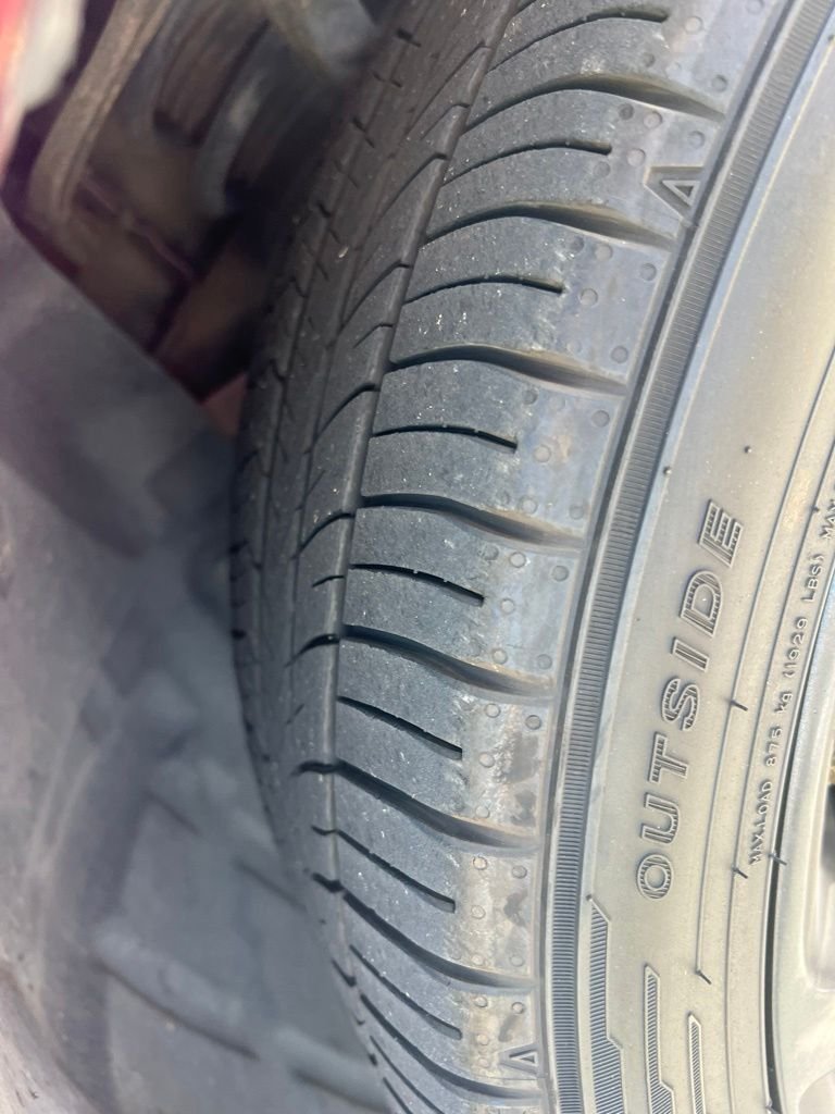Used 2019 Red Dodge SXT image 4