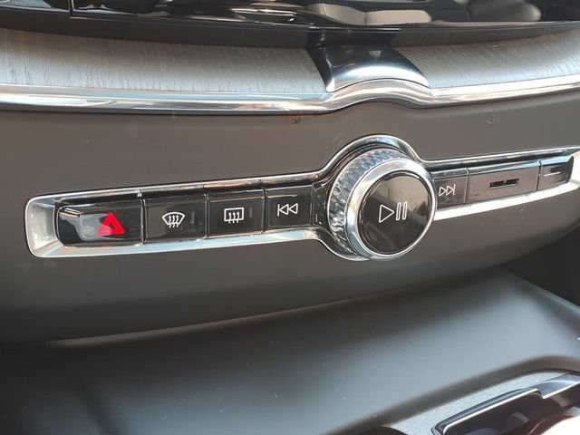 2025 Volvo XC60 Plus - Photo 12