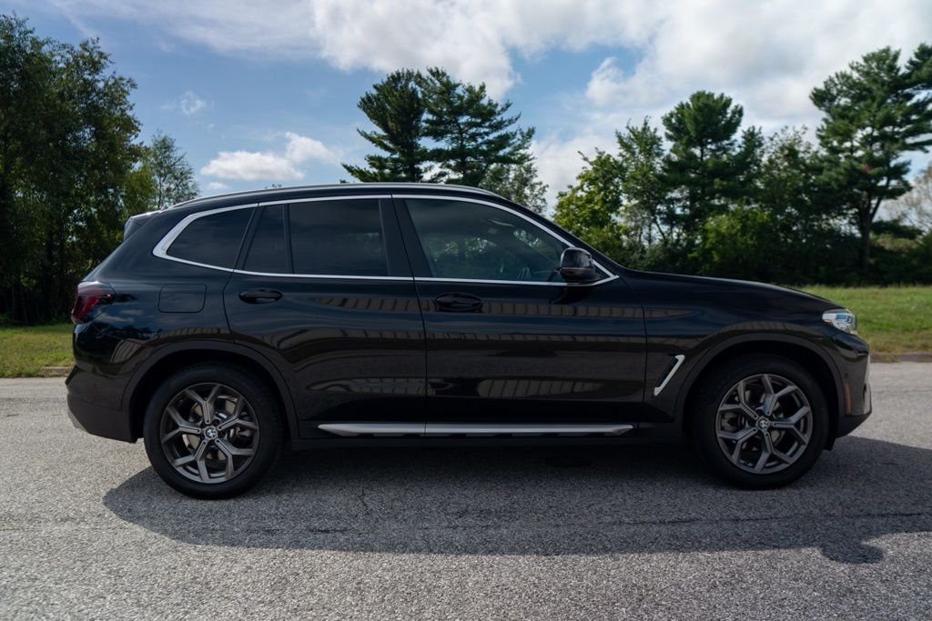 Used 2024 Black Sapphire Metallic BMW xDrive30i image 13