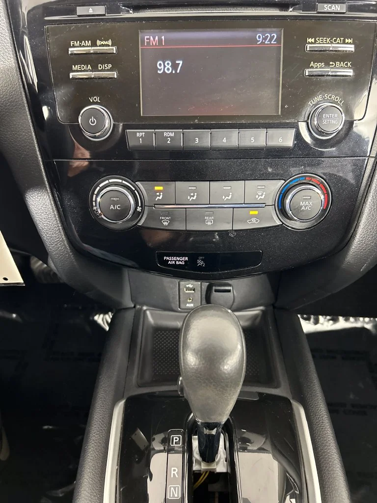 Used 2015 Gray Nissan S image 14