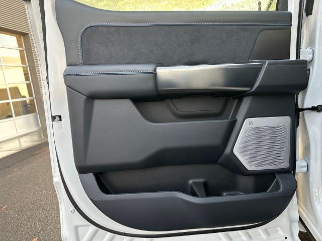 New 2026 Star White Metallic Tri-Coat Ford F-250® Platinum® image 44