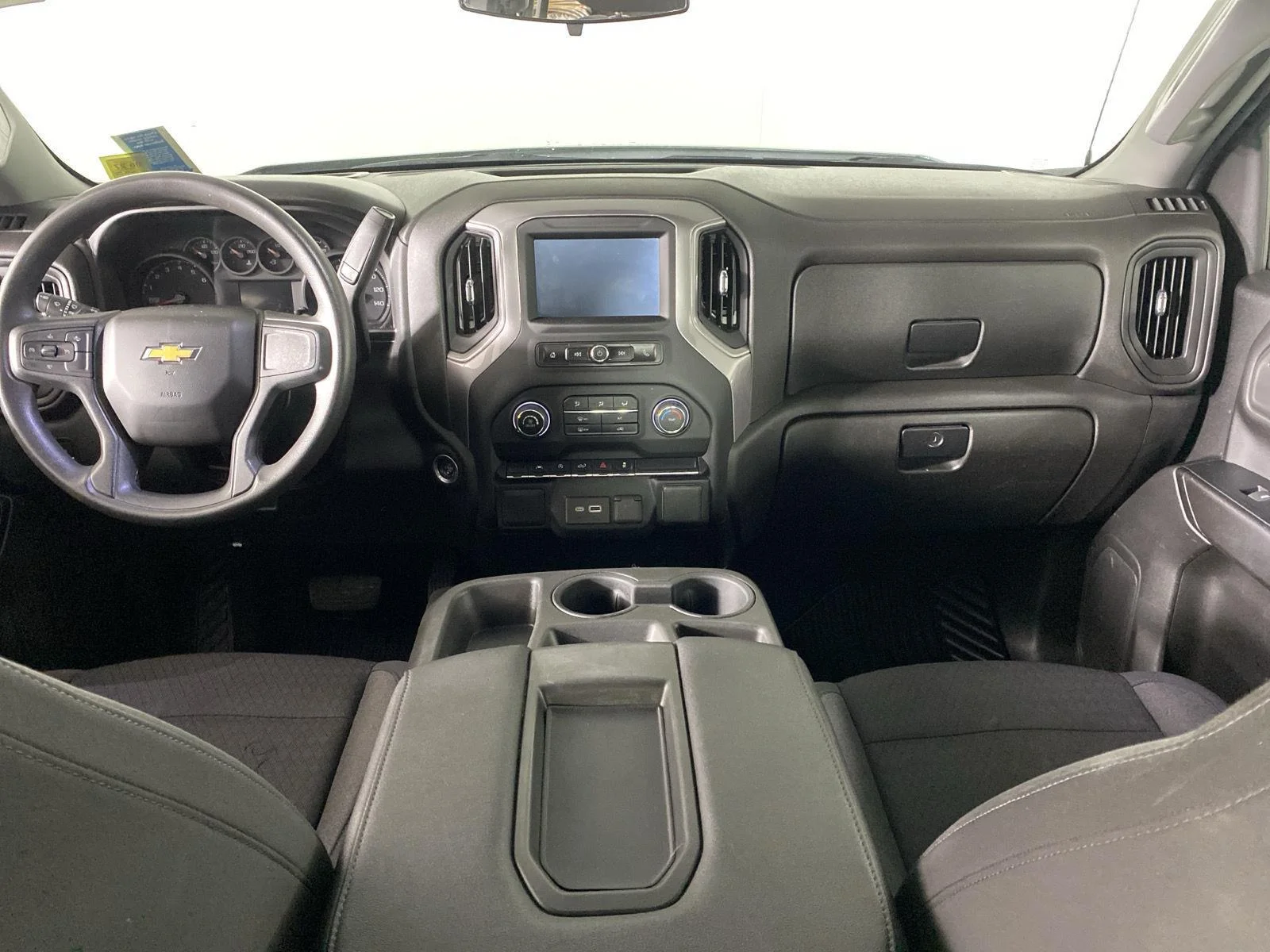 Used 2022 Silver Ice Metallic Chevrolet Custom image 21