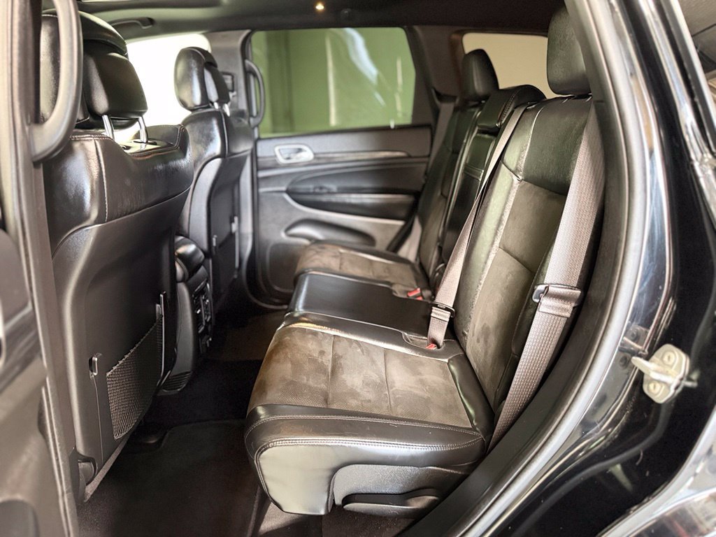 Used 2020 Black Jeep Altitude image 18