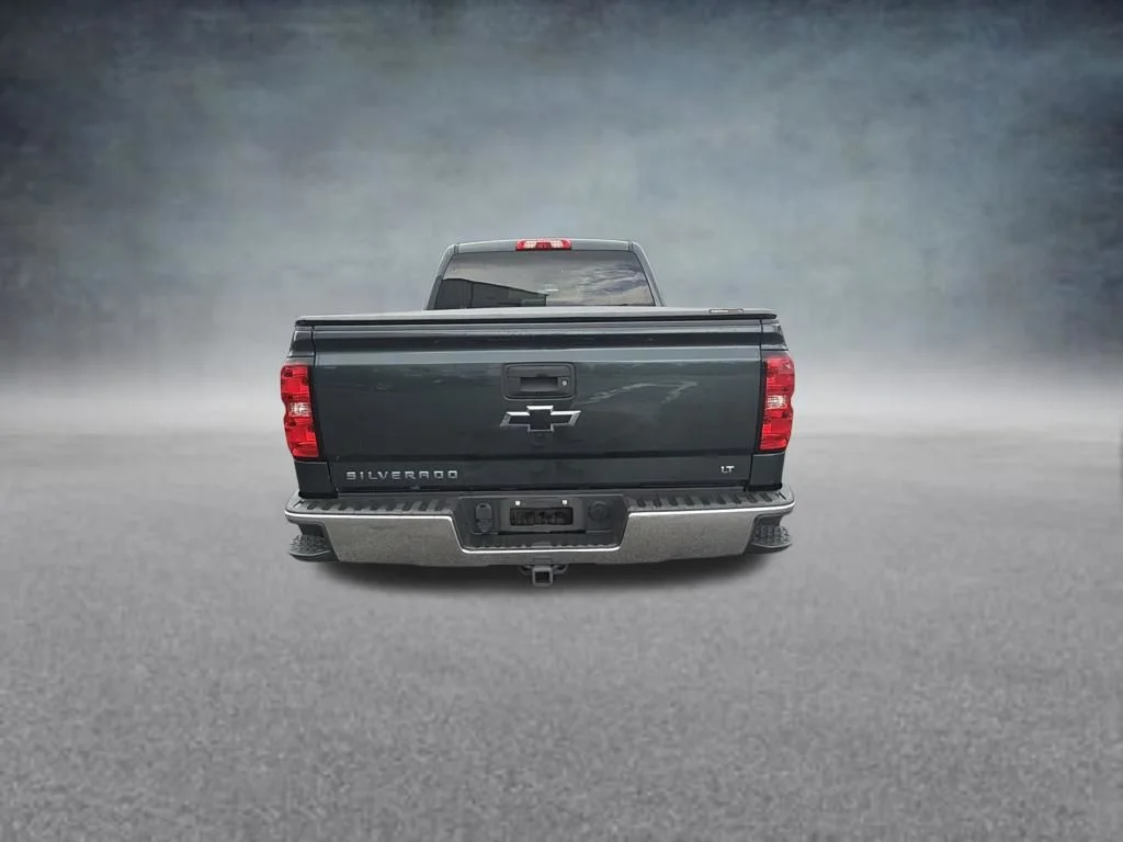 Used 2018 Gray Chevrolet LT image 4