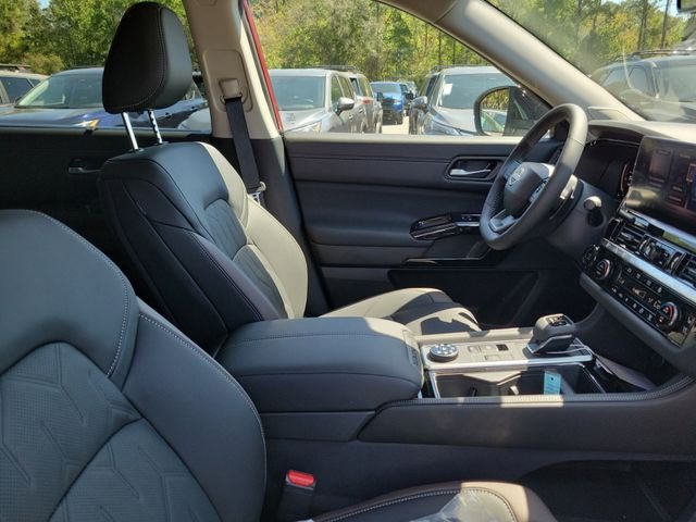 New 2026 Nissan Pathfinder Platinum