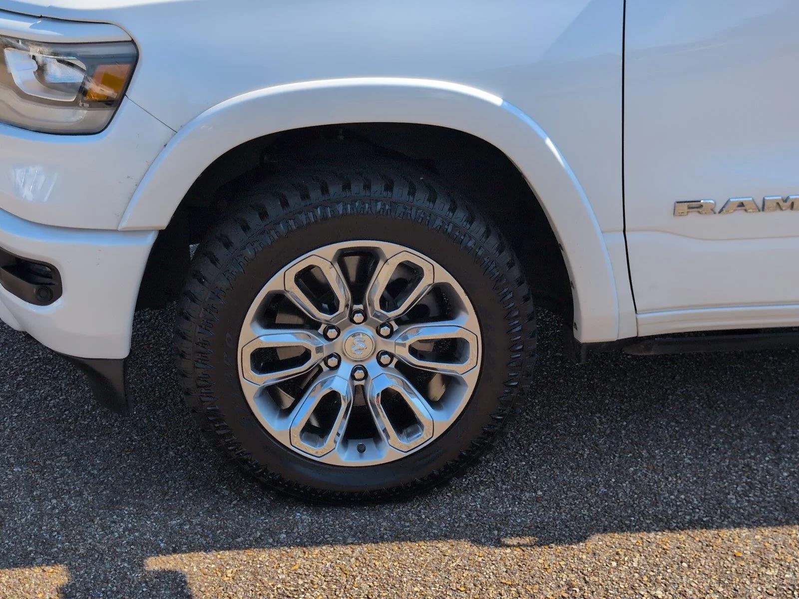 Used 2022 Ivory White Tri-Coat Pearlcoat Ram Laramie image 8