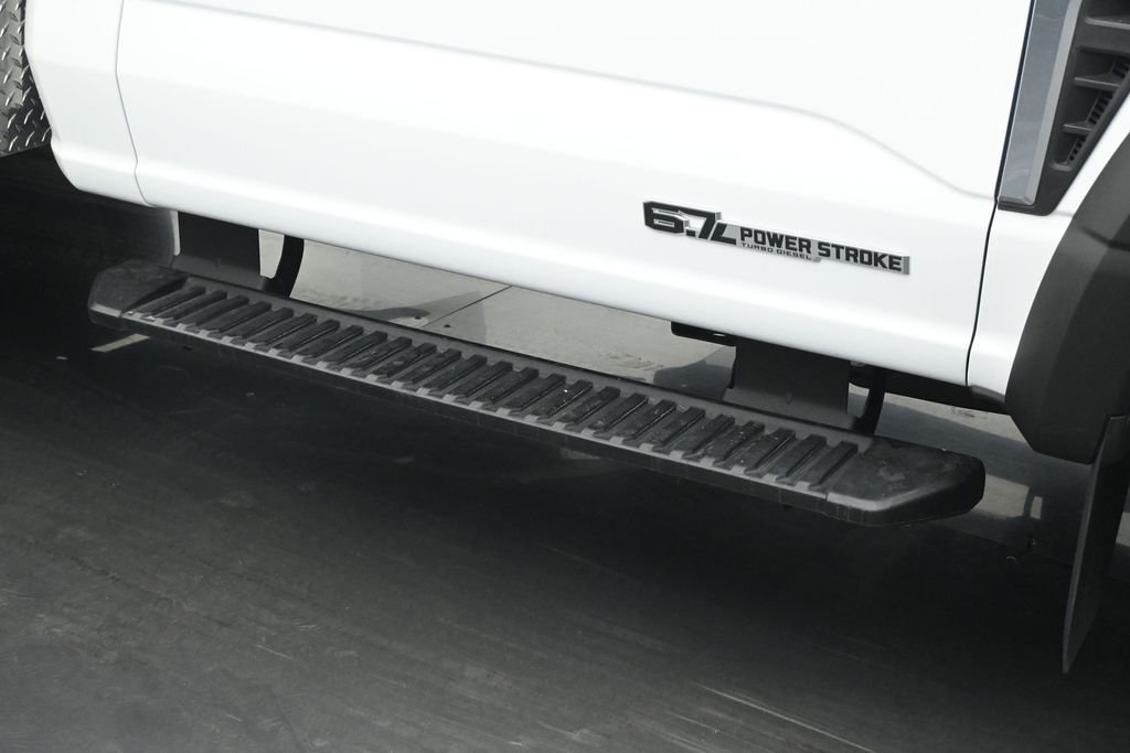 2025 Ford F-550 Super Duty Chassis Cab XL - Photo 23