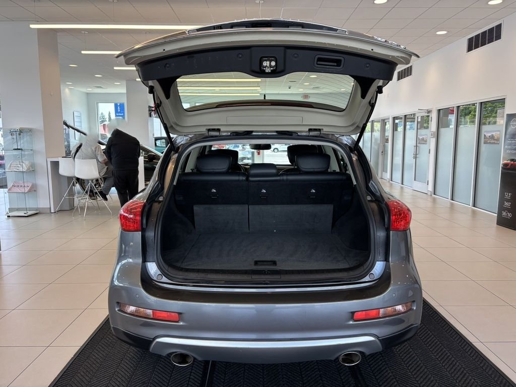 Used 2016 Graphite Shadow INFINITI Base image 9