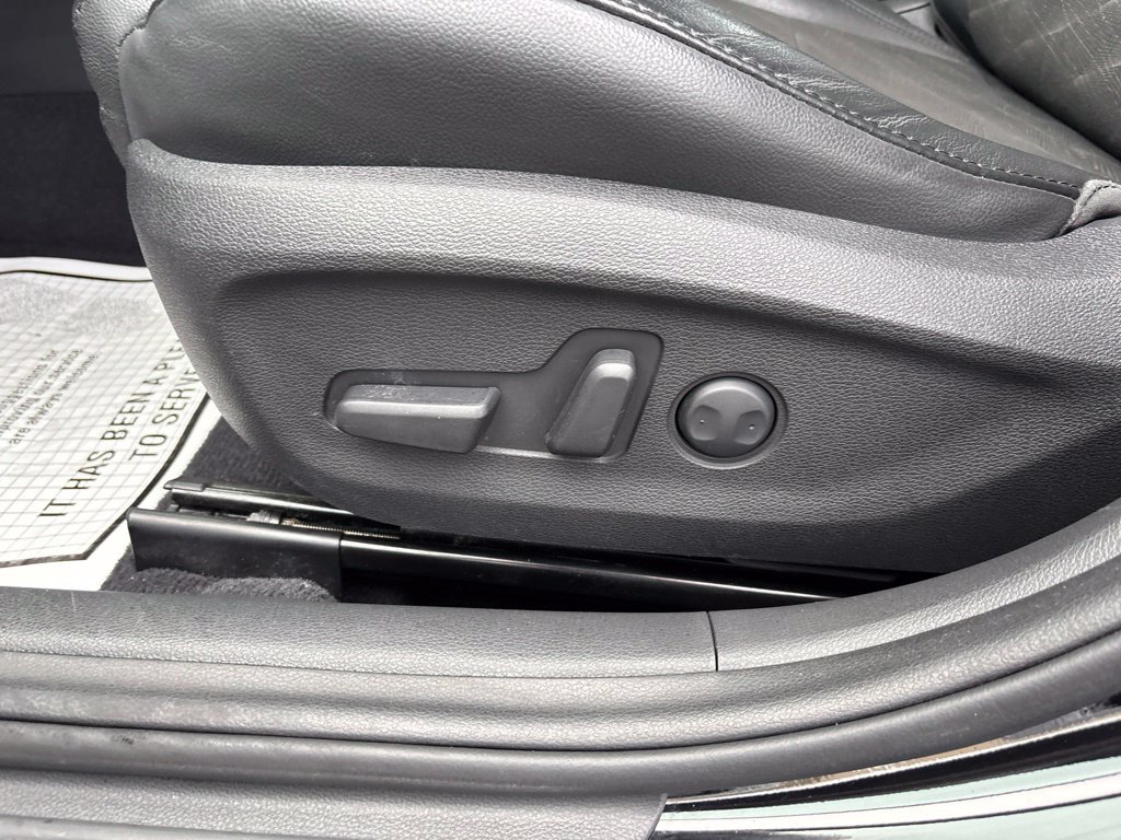 Used 2017 Black Hyundai Sport image 13
