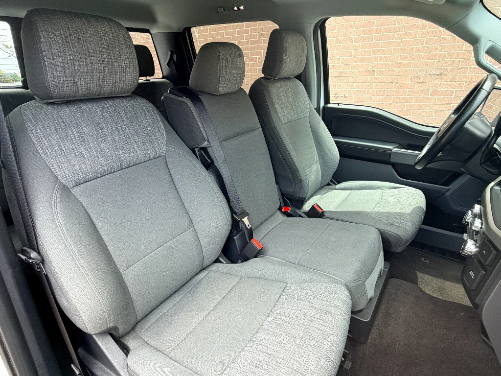 Used 2022 Oxford White Ford XLT image 23