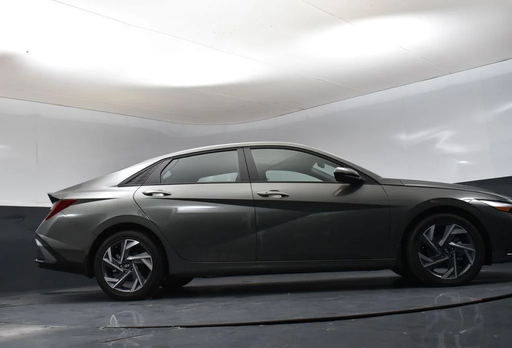 Certified Used 2025 Gray Hyundai SEL Sport image 12