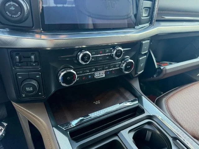 New 2027 Oxford White Ford F-250® King Ranch® image 35