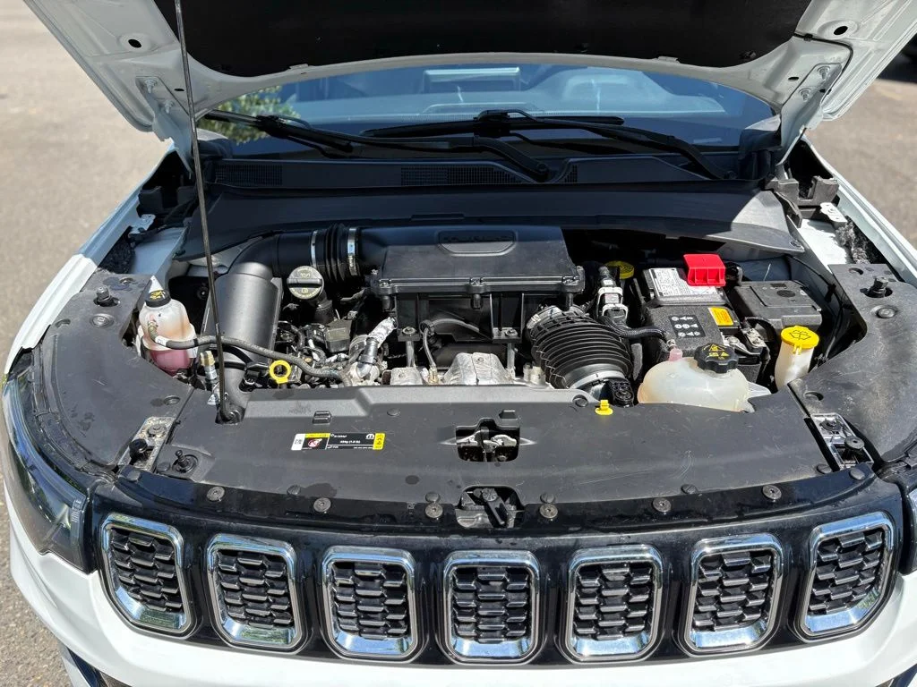 Used 2025 White Jeep Limited image 25