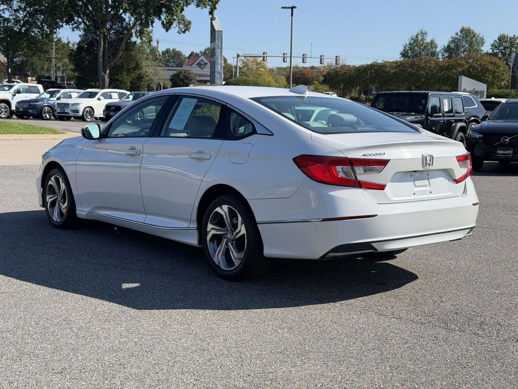 Used 2018 White Honda EX image 21
