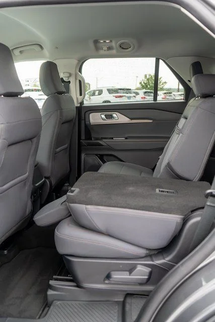 2025 Ford Explorer Active - Photo 11
