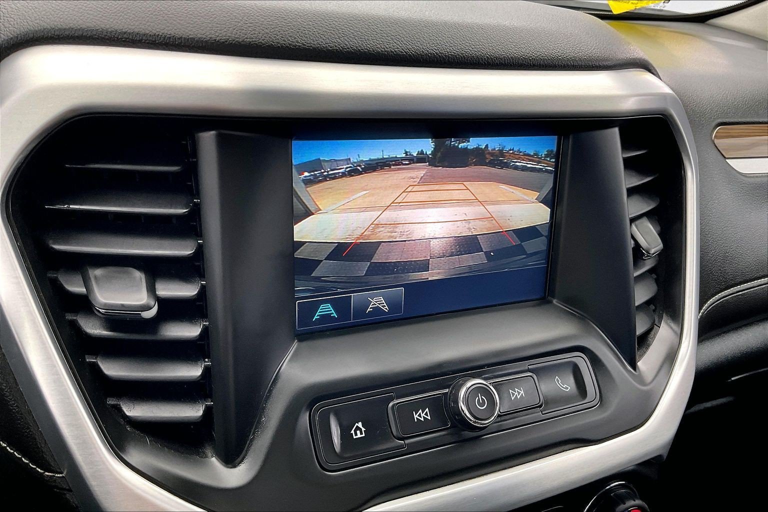Used 2019 Iridium Metallic GMC SLE image 23