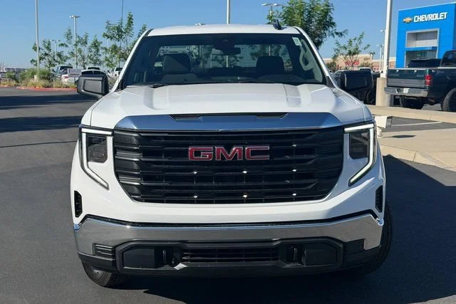 New 2026 Summit White GMC Pro image 3