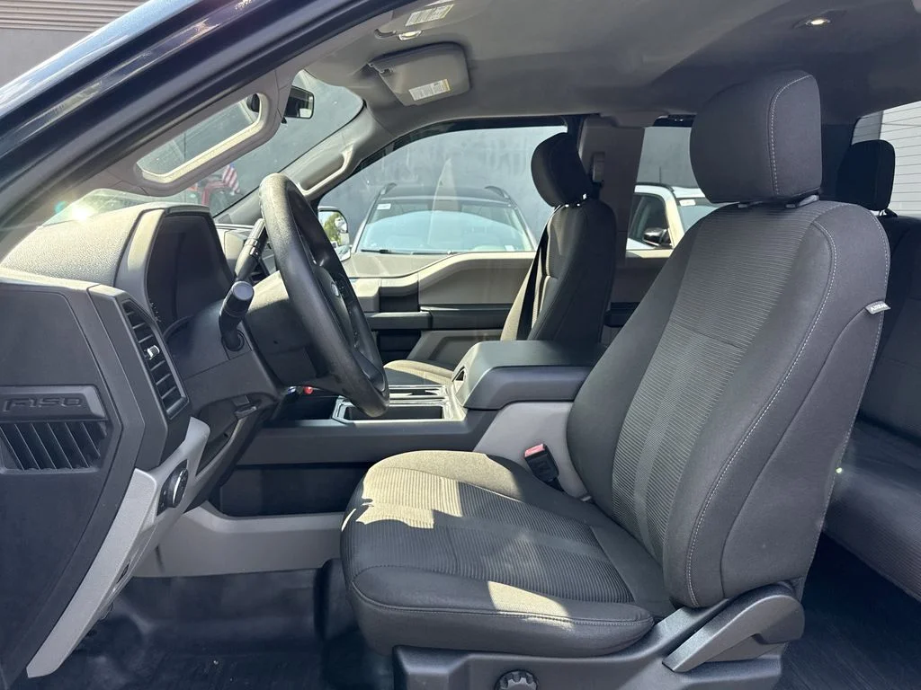 Used 2018 Blue Ford XL image 18