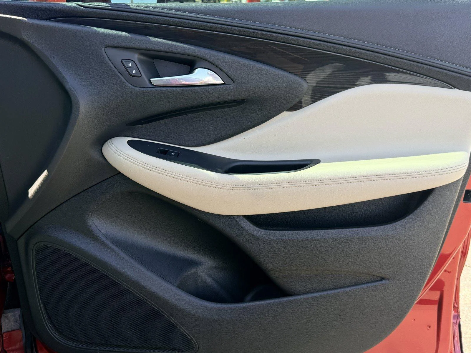 Used 2019 CHILI RED METALLIC Buick Preferred image 9