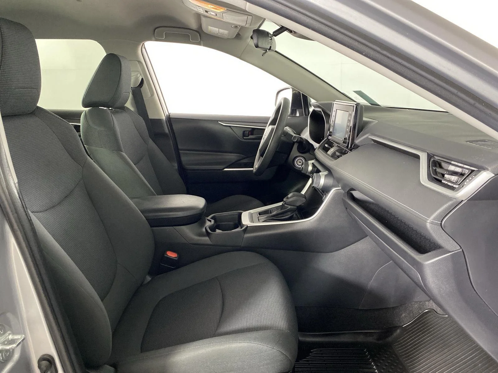 Used 2019 Gy Toyota LE image 24