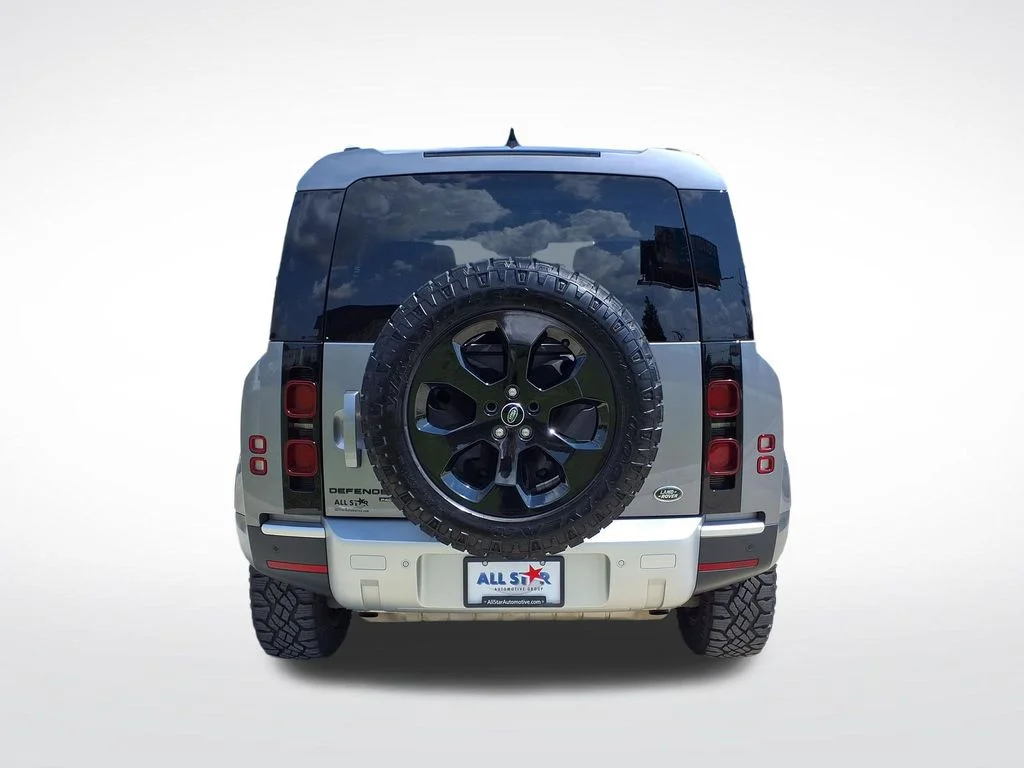 Used 2023 Black Land Rover SE image 6