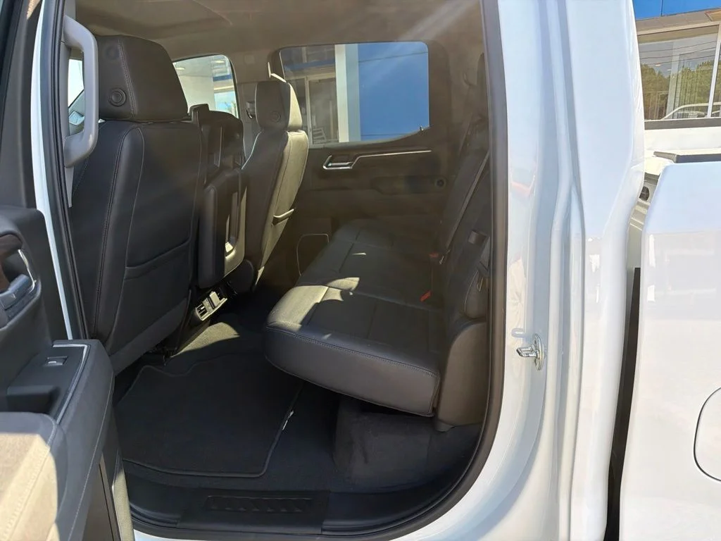 Used 2025 Summit White GMC SLT image 28