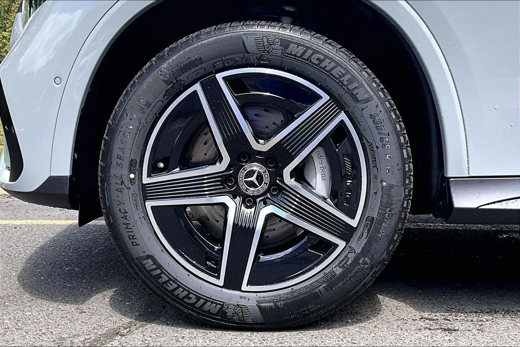 New 2026 White Mercedes-Benz GLC 300 image 12
