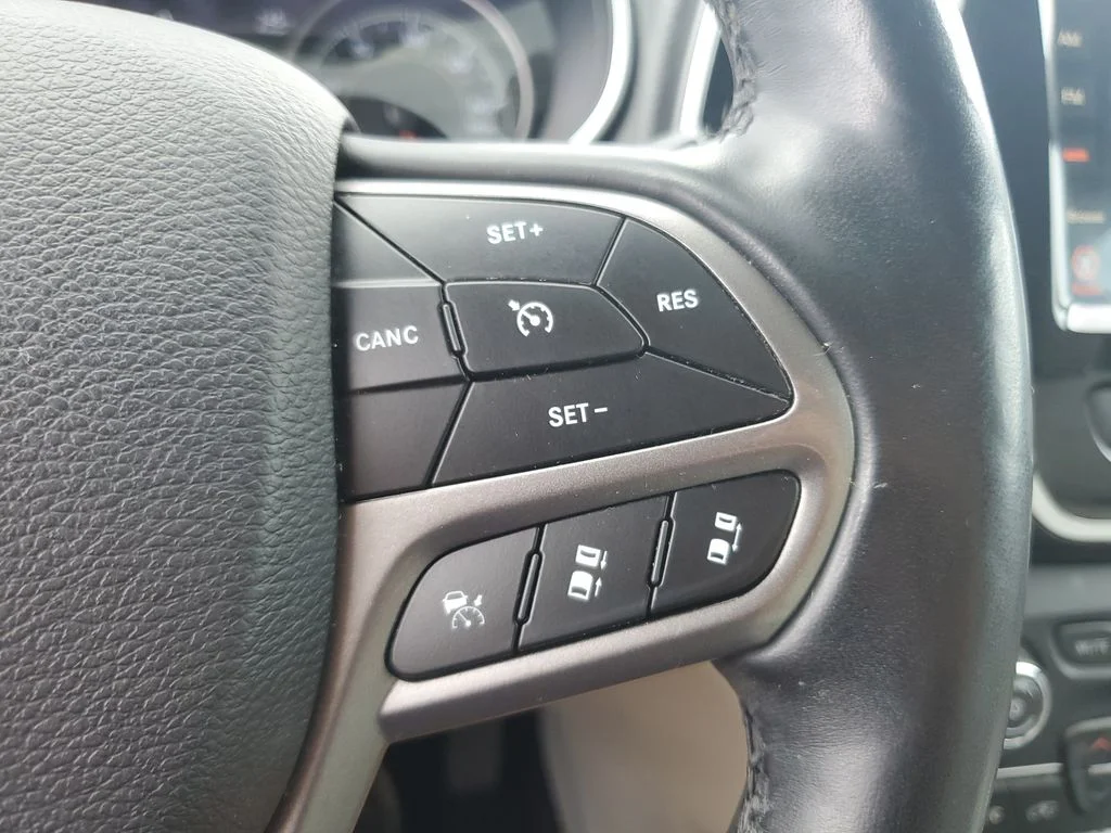 Certified Used 2019 White Jeep Limited image 22