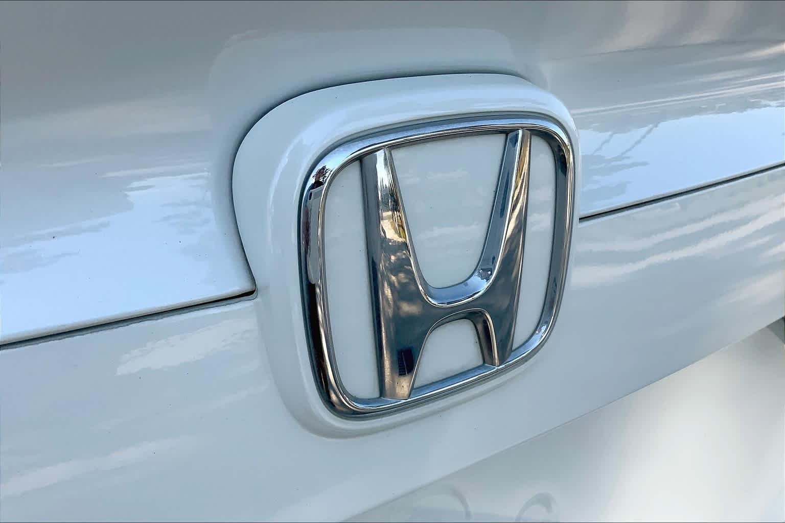 Used 2019 Platinum White Pearl Honda EX-L image 30