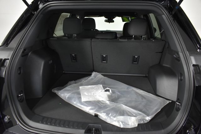 New 2027 Mosaic Black Metallic Chevrolet LT image 22