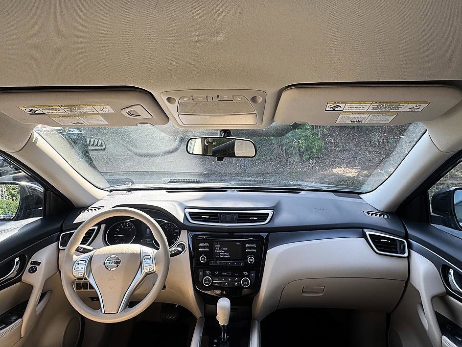 Used 2014 Gun Metallic Nissan SV image 17