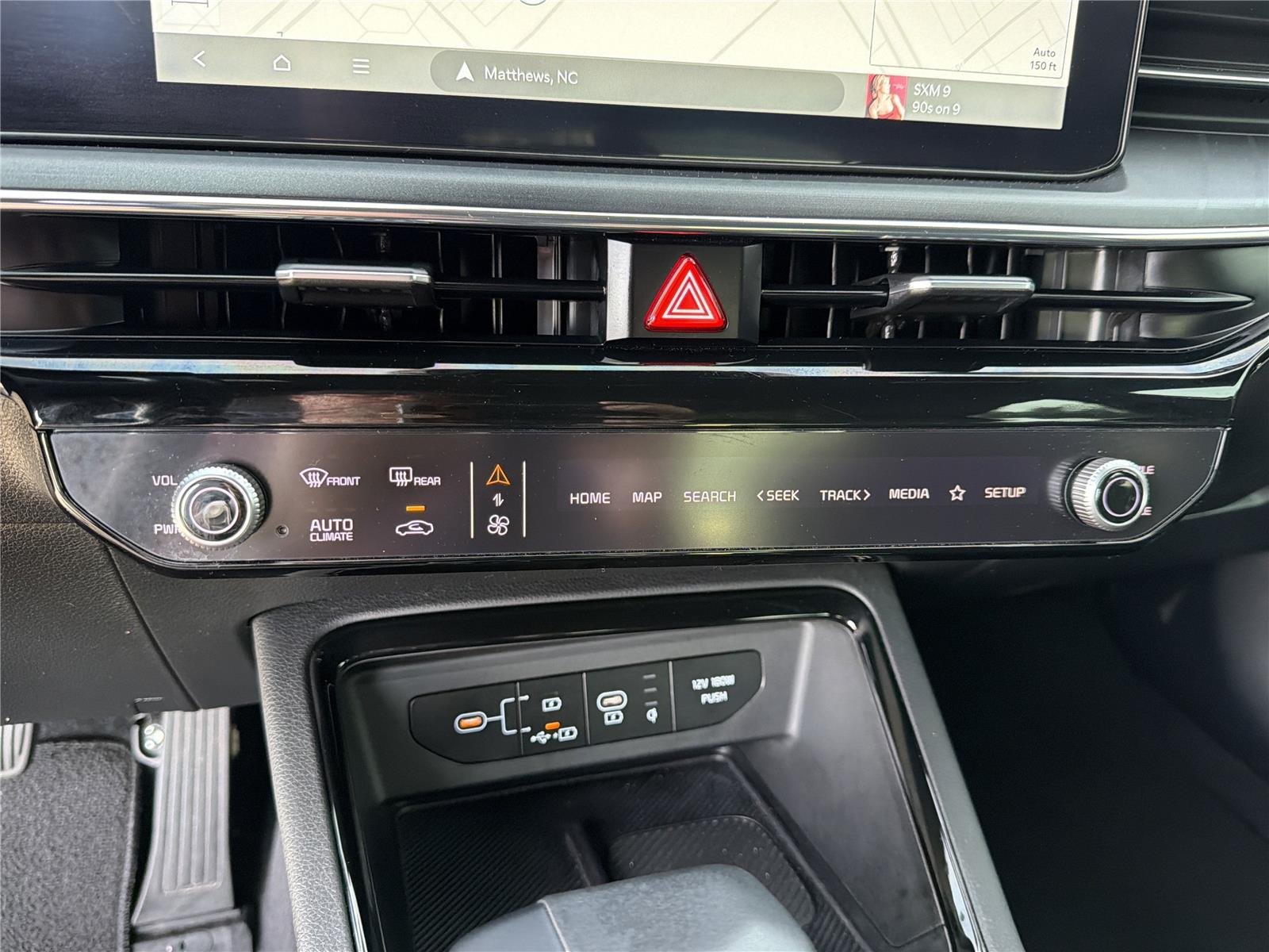 Used 2025 Snow White Pearl Kia GT-Line image 8