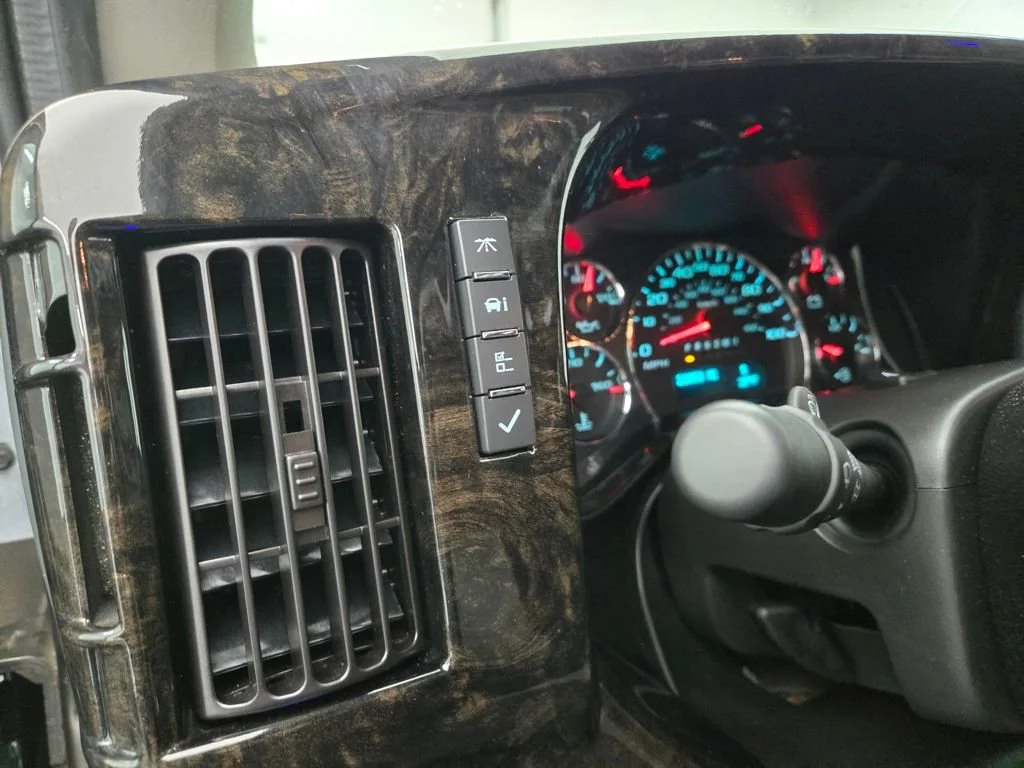 2023 GMC Savana Cargo Work Van - Photo 20