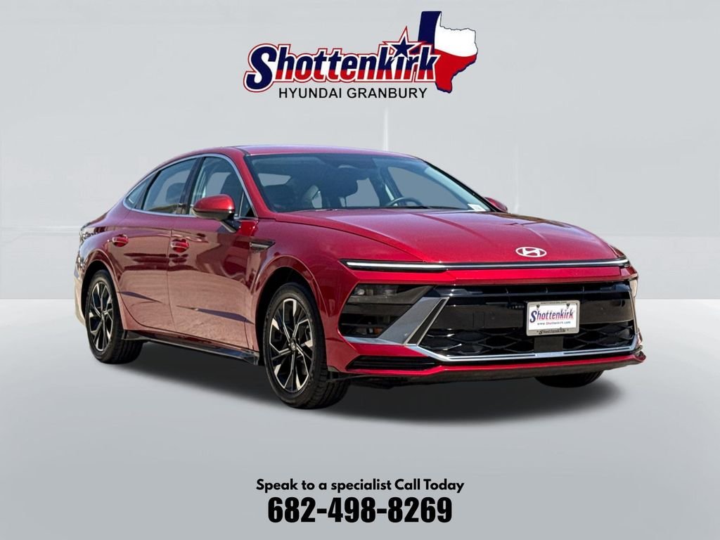 Certified Used 2025 Red Hyundai SEL image 3