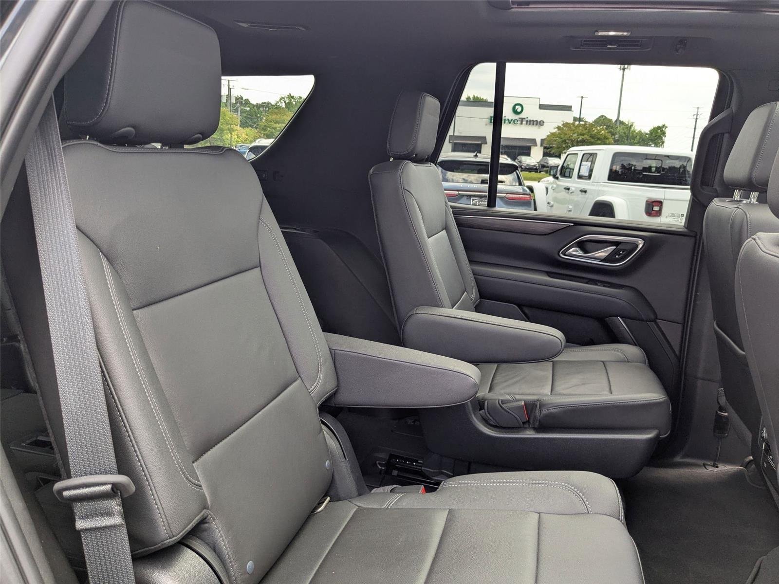 Used 2022 Black Chevrolet Z71 image 28