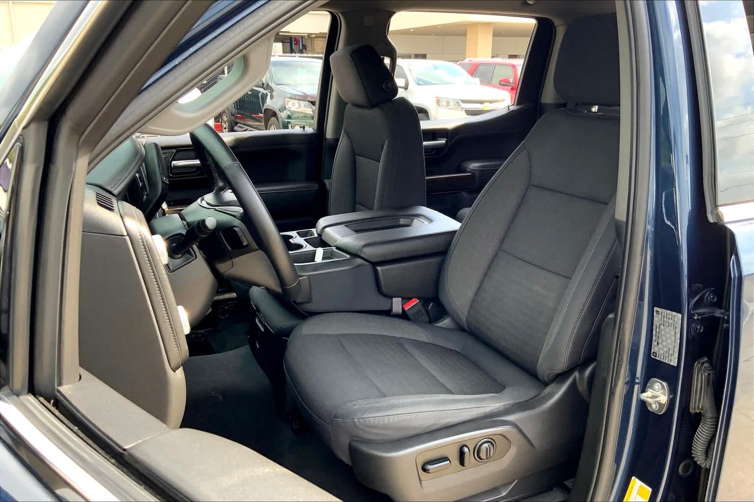 Used 2019 Pacific Blue Metallic GMC SLE image 8