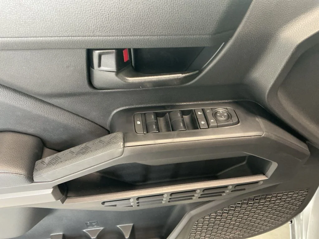 2026 Toyota Tacoma SR5 - Photo 9