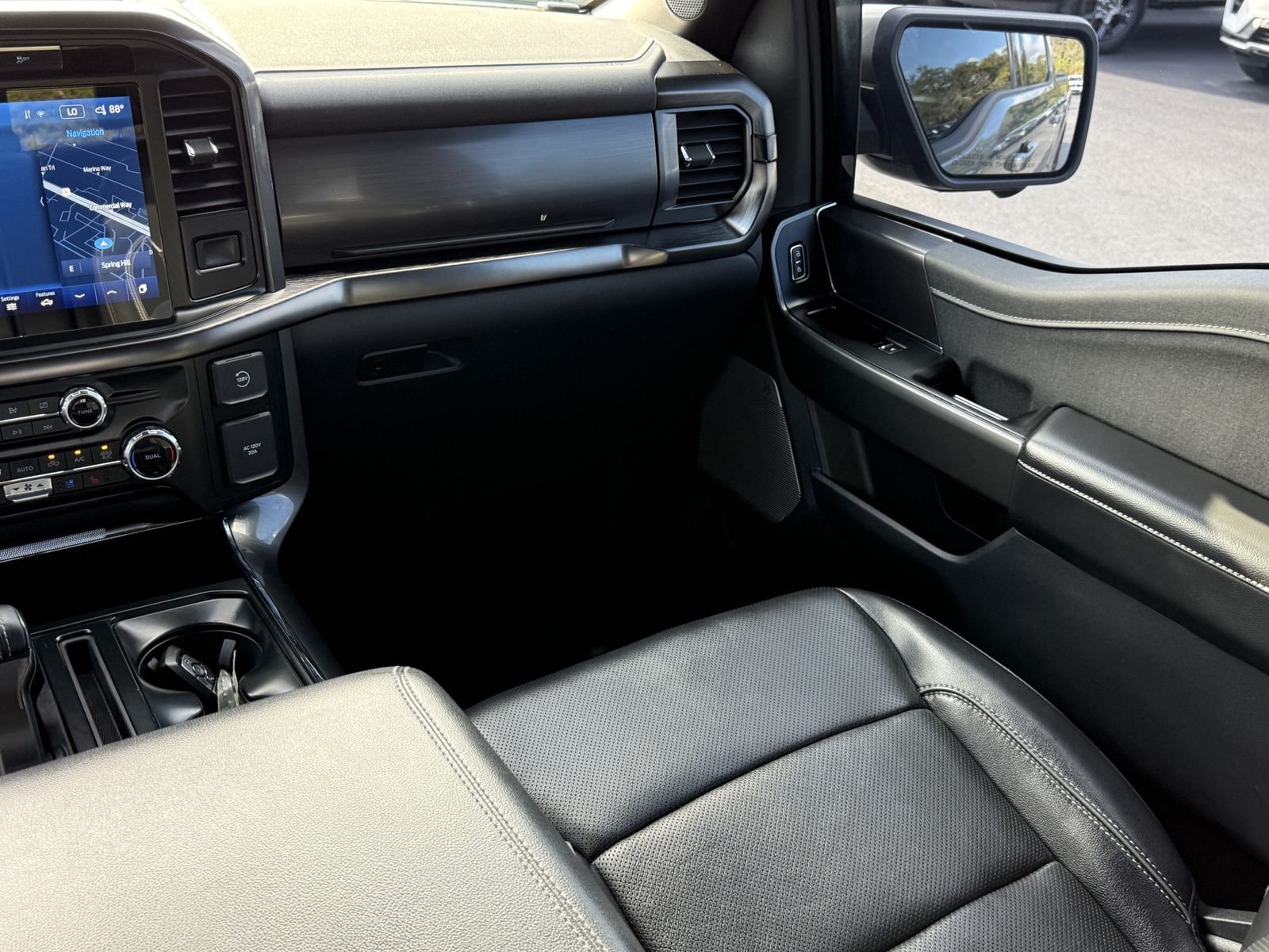 Used 2023 Gray Metallic Ford Lariat image 18