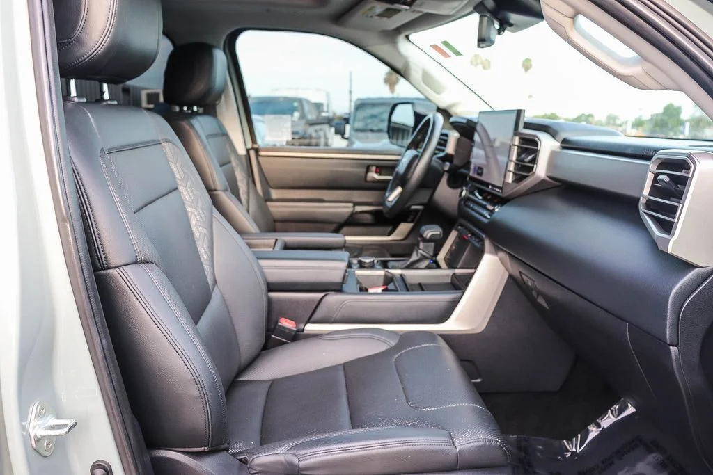 Used 2022  Toyota Limited image 19