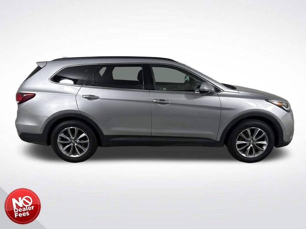 Used 2018 Gray Hyundai SE image 2