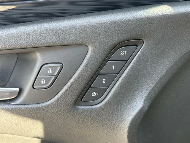 Used 2018 Red Buick Premium II image 22