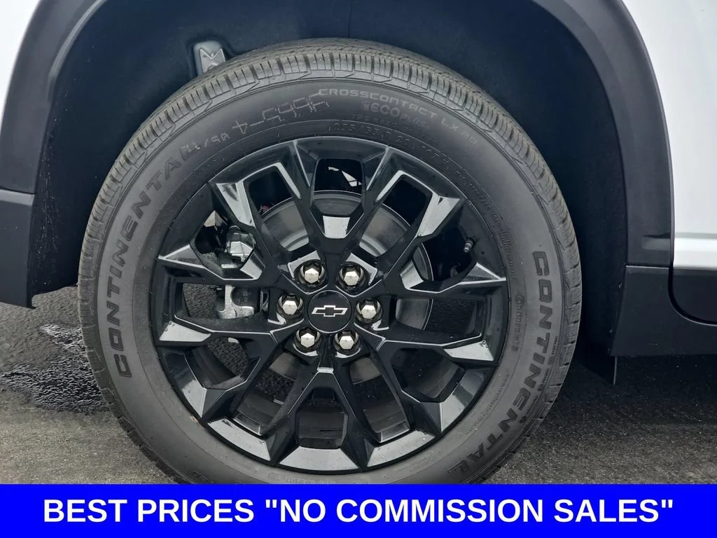 New 2026 Polar White Tricoat Chevrolet LT image 40