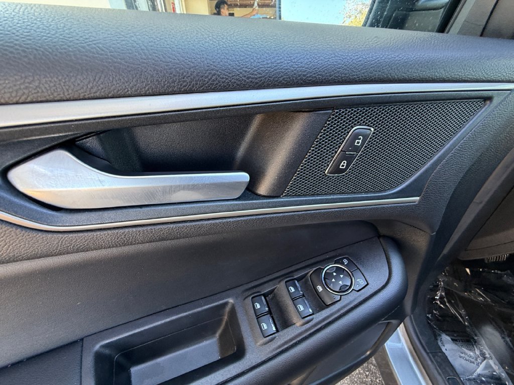Used 2024 Gray Ford SEL image 11
