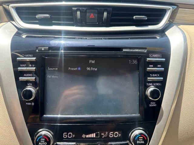 Used 2015 Gray Nissan SL image 16