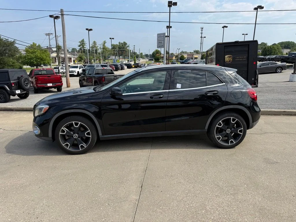 Used 2019 Black Mercedes-Benz GLA 250 image 9